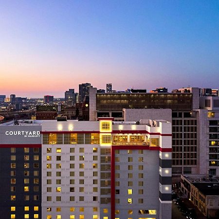 Courtyard By Marriott Dallas Downtown/Reunion District Экстерьер фото