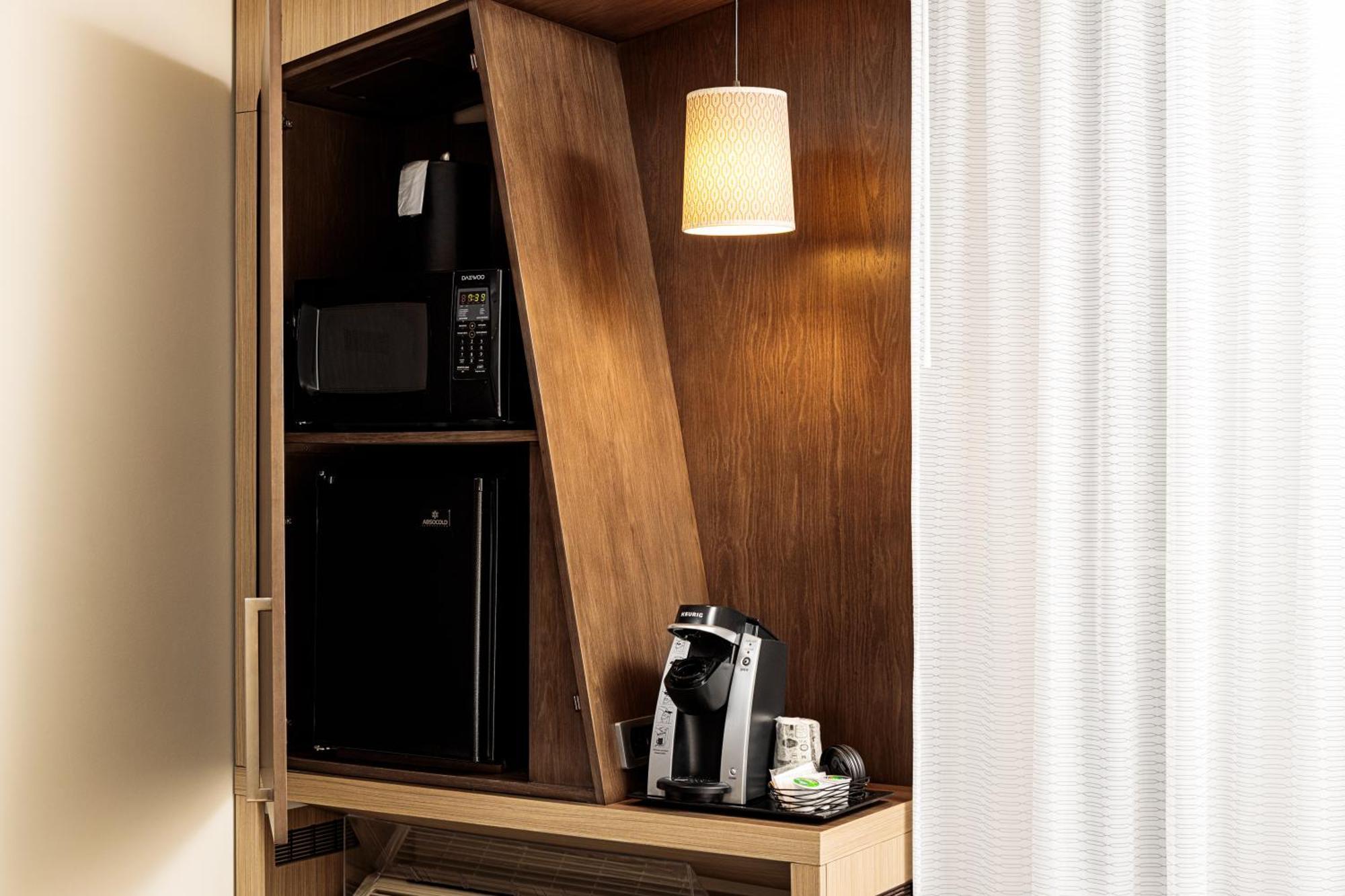 Courtyard By Marriott Dallas Downtown/Reunion District Номер фото