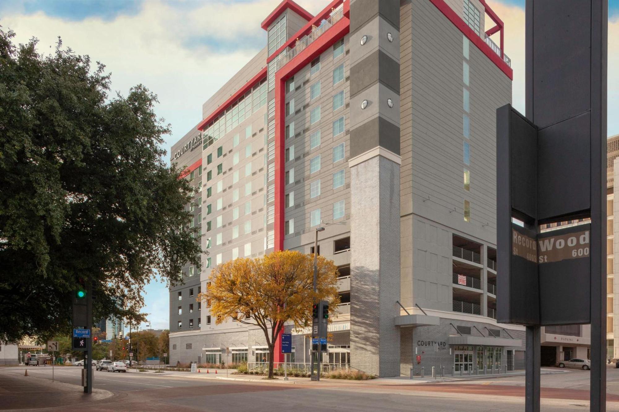 Courtyard By Marriott Dallas Downtown/Reunion District Экстерьер фото