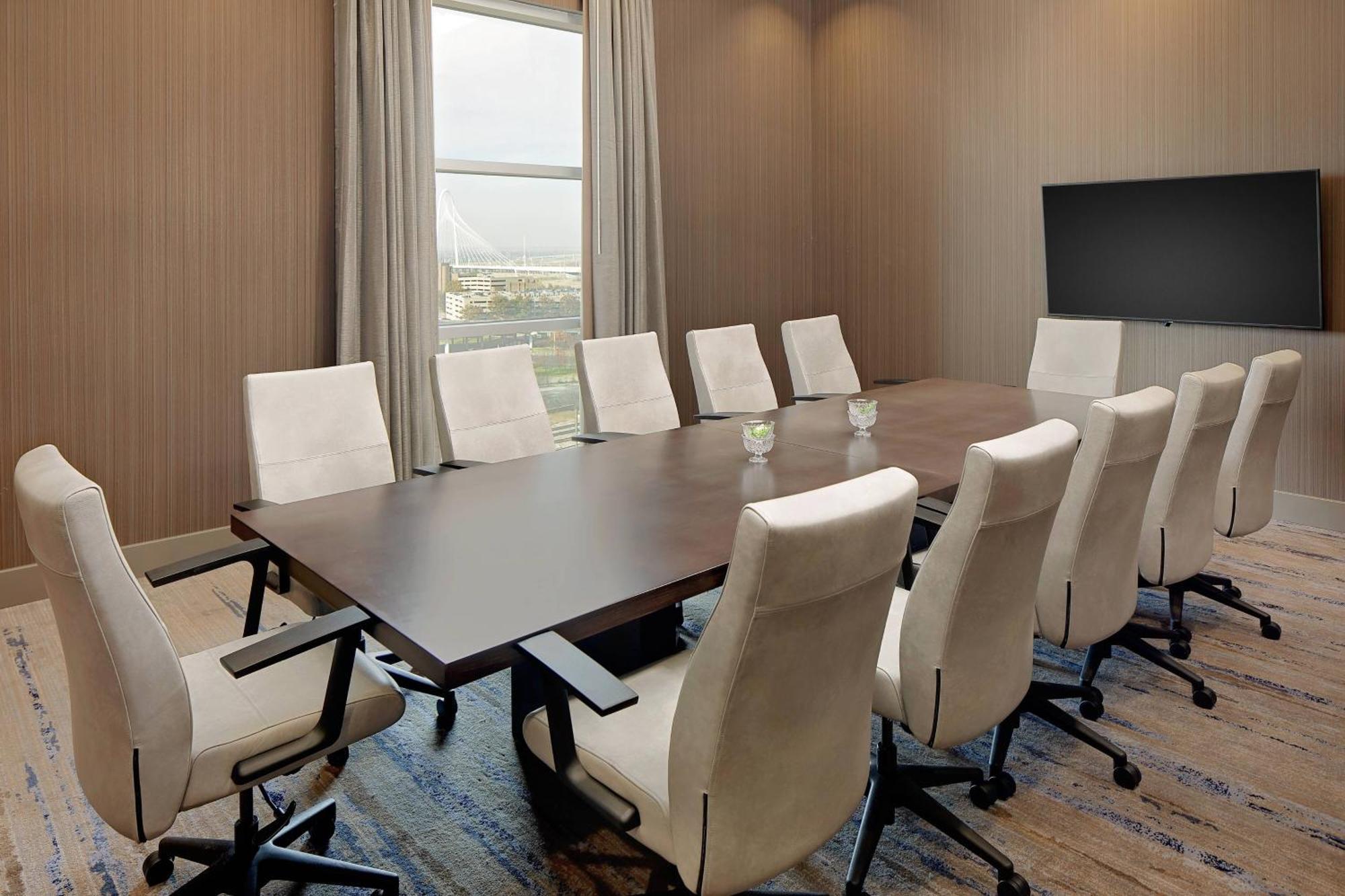 Courtyard By Marriott Dallas Downtown/Reunion District Экстерьер фото