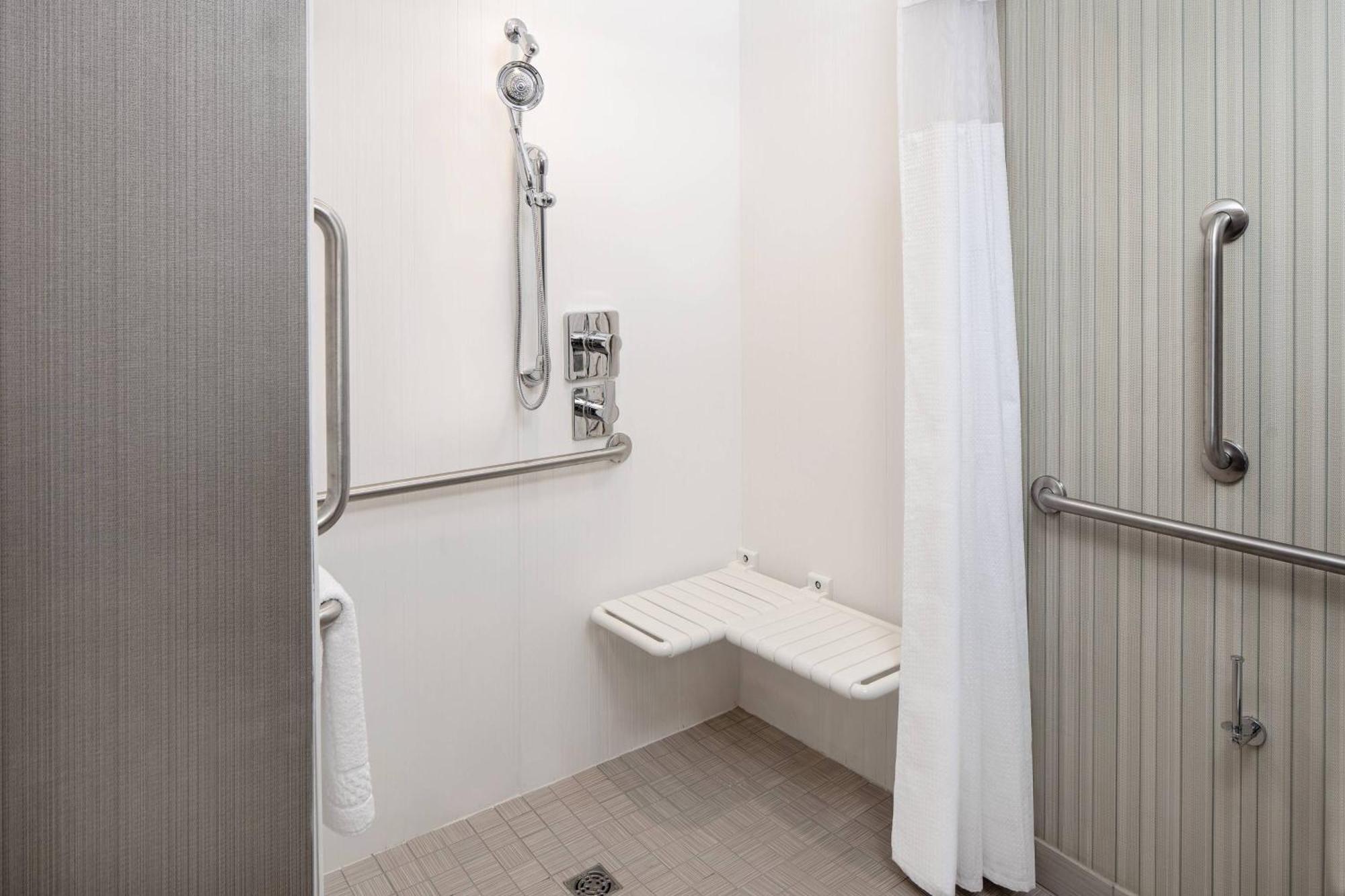 Courtyard By Marriott Dallas Downtown/Reunion District Экстерьер фото